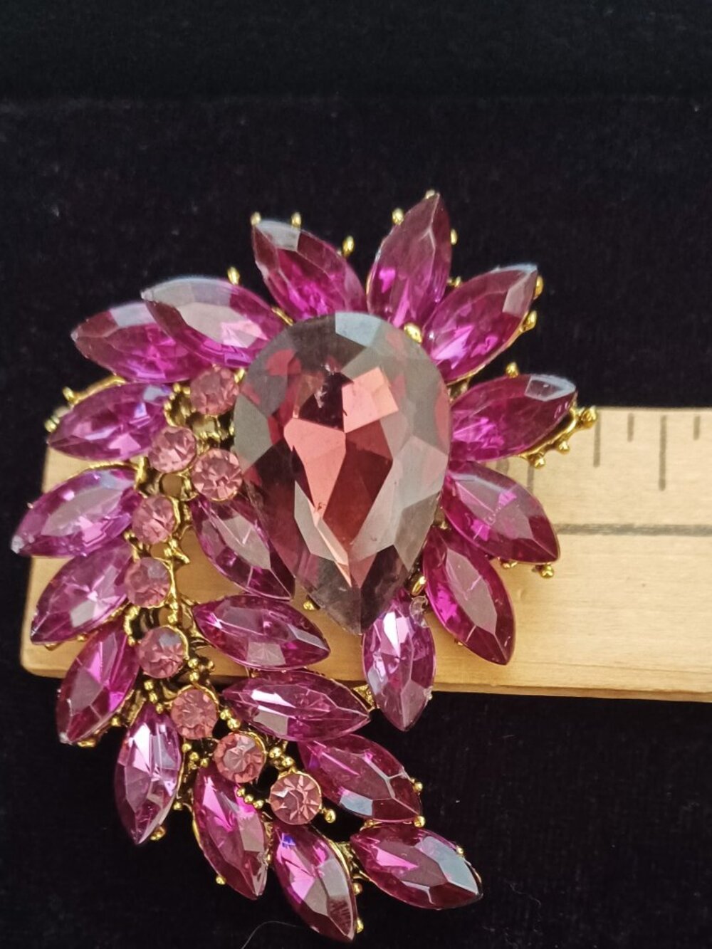 Gorgeous 3" Purple Rhinestone Brooch - Picture 3 of 4